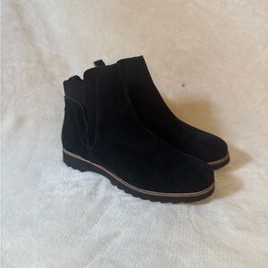 Blondo Waterproof Suede Chelsea Boots Size 9